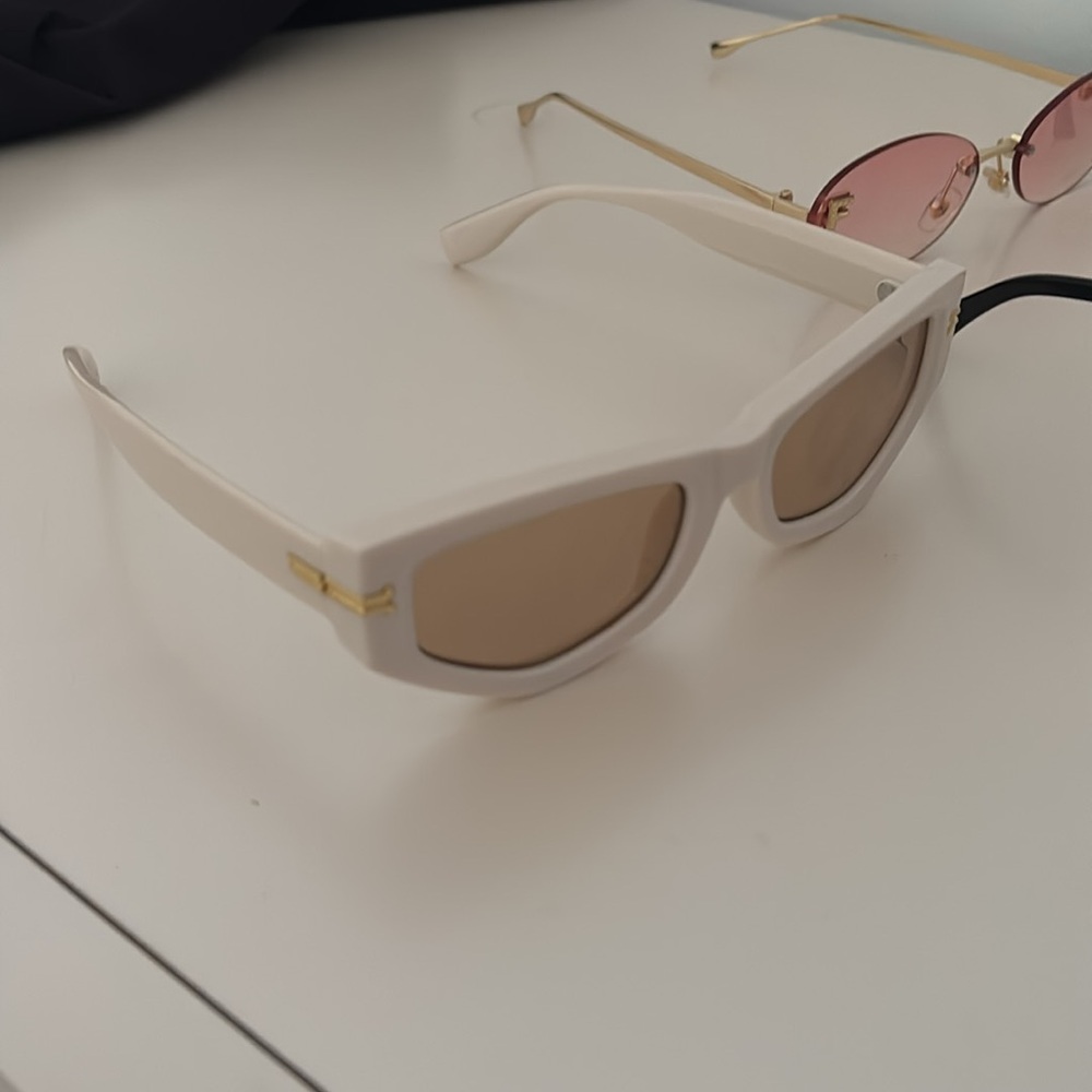 Stylish Women's Sunglasses Set - Black, Pink, and Cream - Picture 5 of 5